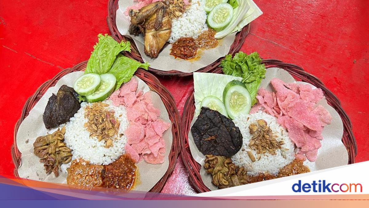Nasi Uduk & Lontong Opor Juanda: Wake Up to Delicious Flavors